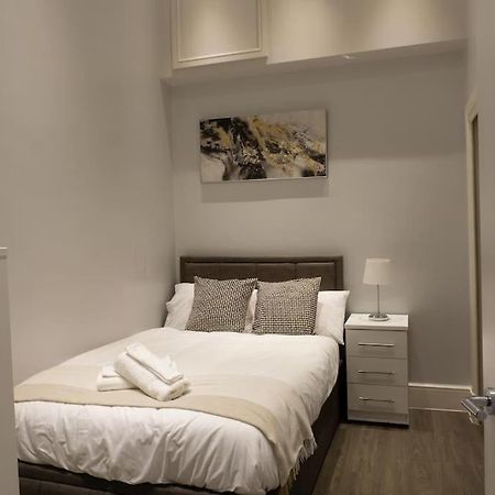 Spacious Apartment In City Centre - Free Parking 노팅엄 외부 사진