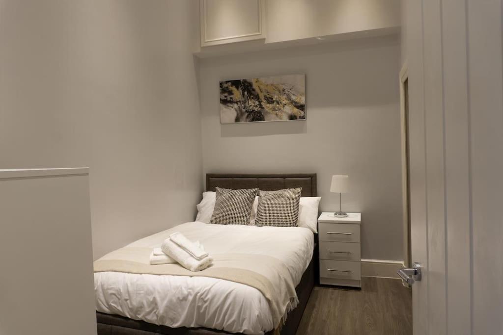Spacious Apartment In City Centre - Free Parking 노팅엄 외부 사진