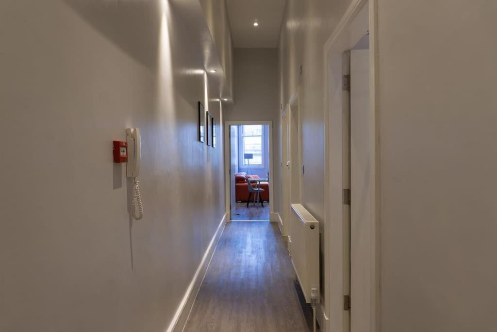 Spacious Apartment In City Centre - Free Parking 노팅엄 외부 사진