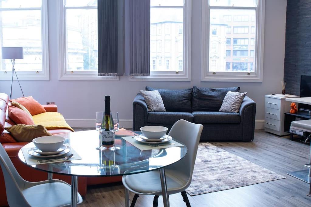 Spacious Apartment In City Centre - Free Parking 노팅엄 외부 사진