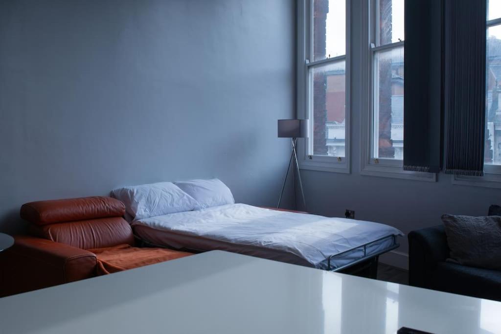 Spacious Apartment In City Centre - Free Parking 노팅엄 외부 사진