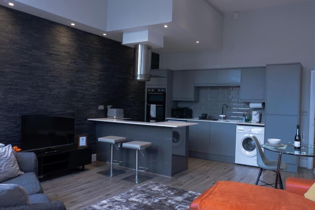 Spacious Apartment In City Centre - Free Parking 노팅엄 외부 사진